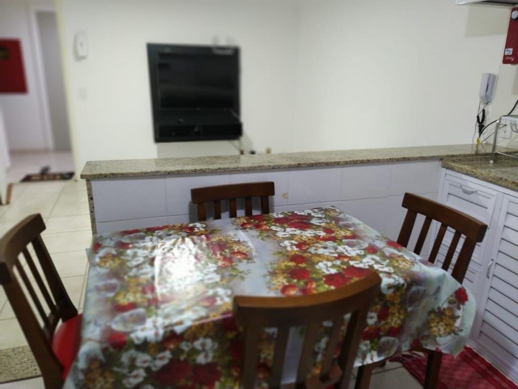 Cozinha Mesa com 4 cadeiras